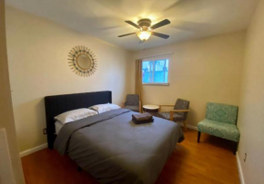 Historic Townhouse Oasis with En-suite Bathroom